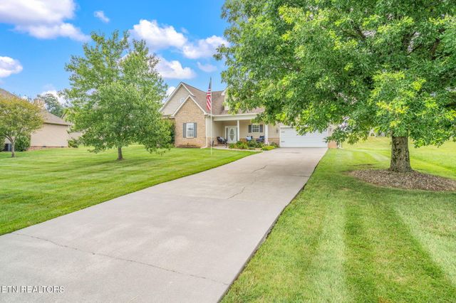 824 Commonwealth Ave, Strawberry Plains, TN 37871