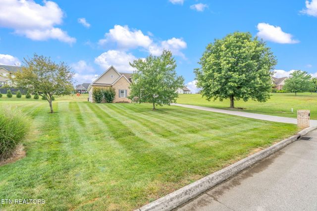 824 Commonwealth Ave, Strawberry Plains, TN 37871