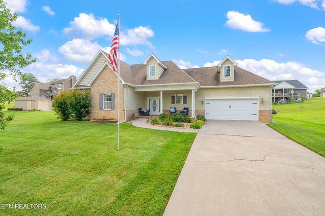 824 Commonwealth Ave, Strawberry Plains, TN 37871