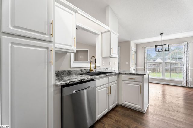 500 Lake Lennox Drive, Simpsonville, SC 29681