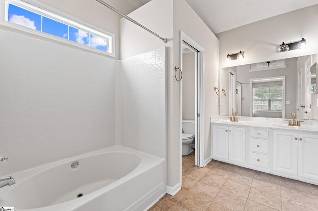 500 Lake Lennox Drive, Simpsonville, SC 29681
