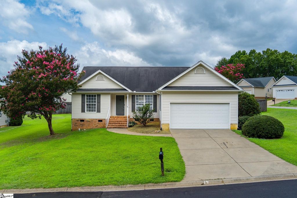 500 Lake Lennox Drive, Simpsonville, SC 29681