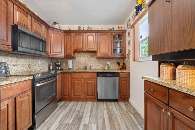 7840 SW 67th Ave, South Miami, FL 33143