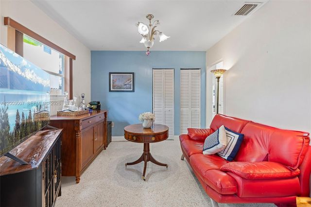 7840 SW 67th Ave, South Miami, FL 33143