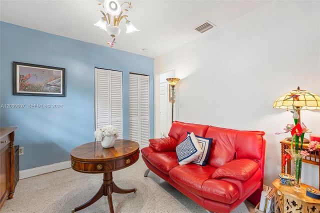 7840 SW 67th Ave, South Miami, FL 33143