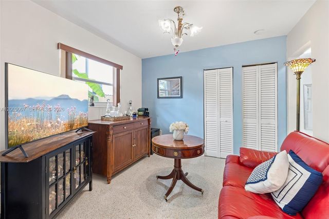 7840 SW 67th Ave, South Miami, FL 33143