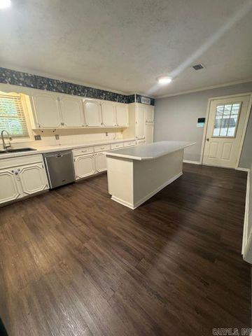 1212 N Main Street, Monticello, AR 71655