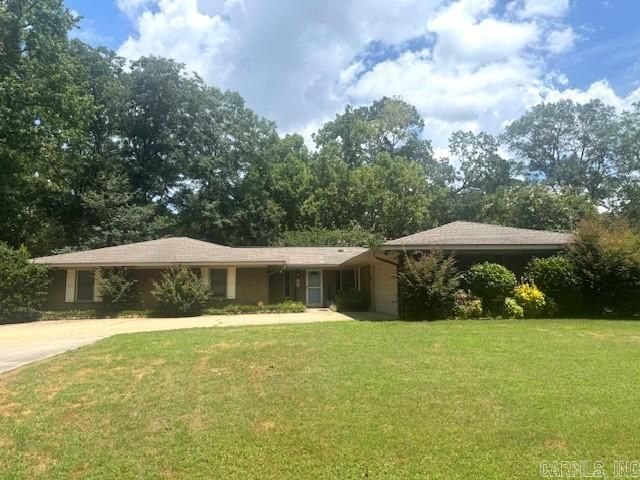 1212 N Main Street, Monticello, AR 71655