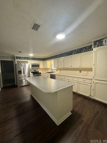 1212 N Main Street, Monticello, AR 71655