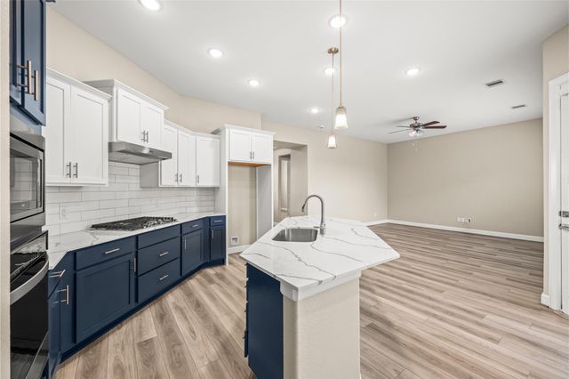 1314 Hidden Oaks Drive, Tomball, TX 77375