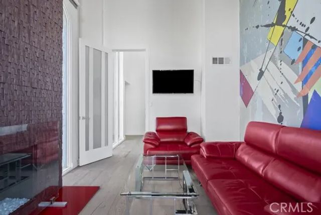 5315 White Oak M, Encino, CA 91316