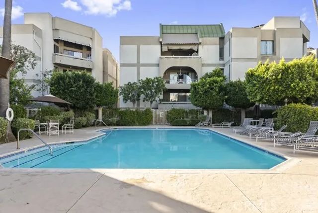 5315 White Oak M, Encino, CA 91316