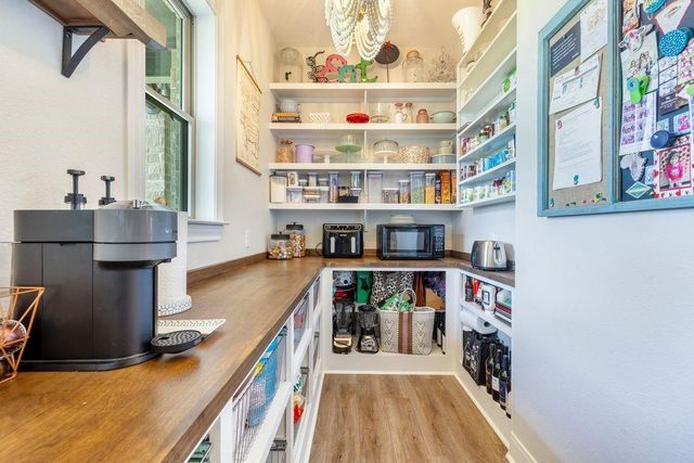 7650 Rolling Creek Road, Burton, TX 77835