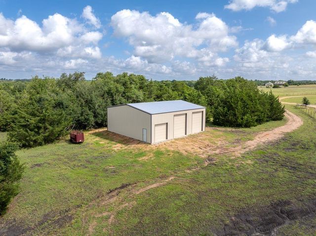 7650 Rolling Creek Road, Burton, TX 77835
