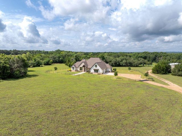 7650 Rolling Creek Road, Burton, TX 77835