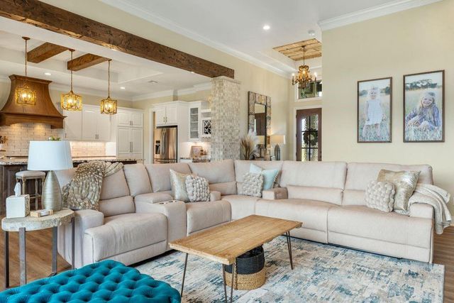 7650 Rolling Creek Road, Burton, TX 77835