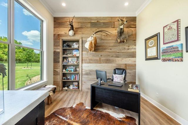 7650 Rolling Creek Road, Burton, TX 77835