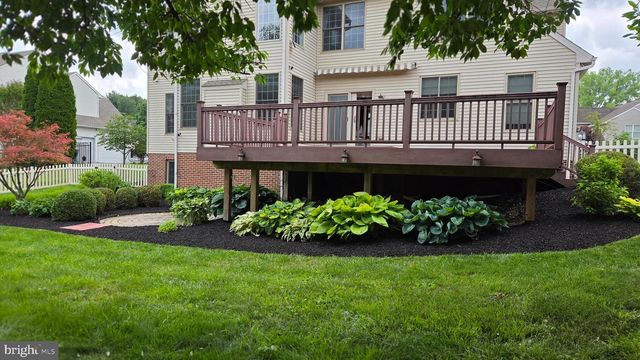 2705 WOODSPRING DR, York, PA 17402