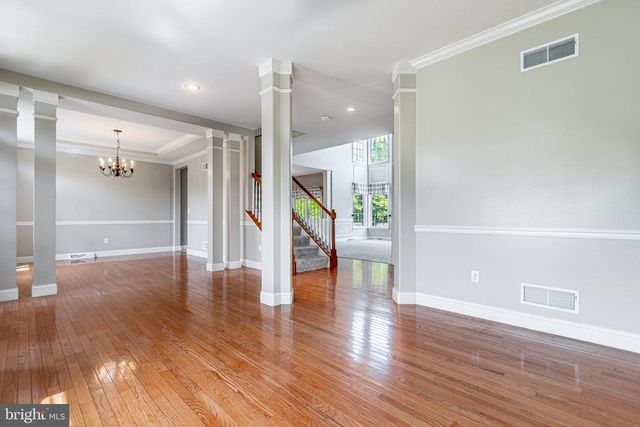 2705 WOODSPRING DR, York, PA 17402