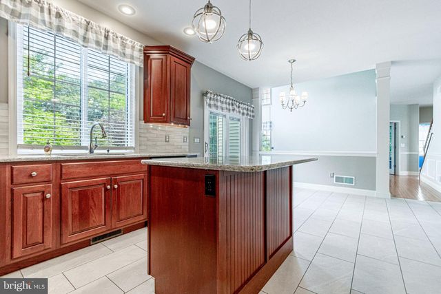 2705 WOODSPRING DR, York, PA 17402