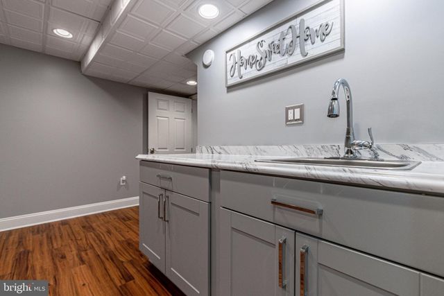 2705 WOODSPRING DR, York, PA 17402