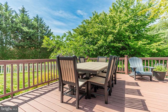 2705 WOODSPRING DR, York, PA 17402