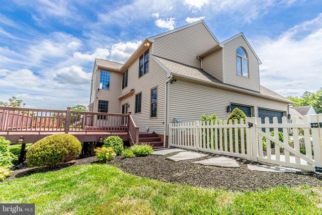 2705 WOODSPRING DR, York, PA 17402