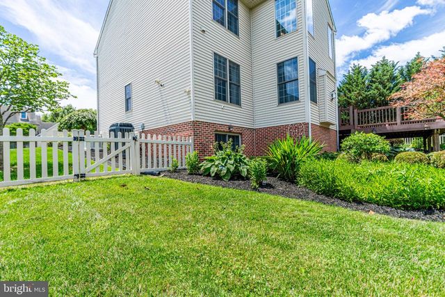 2705 WOODSPRING DR, York, PA 17402