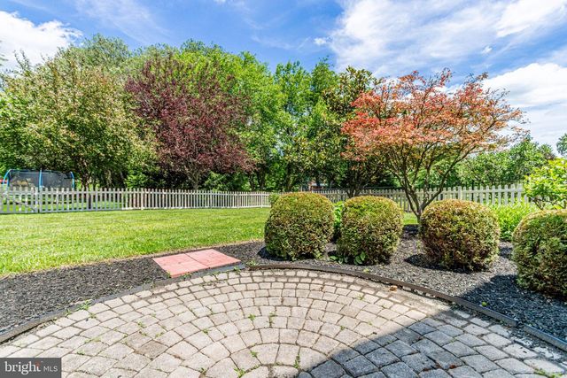 2705 WOODSPRING DR, York, PA 17402