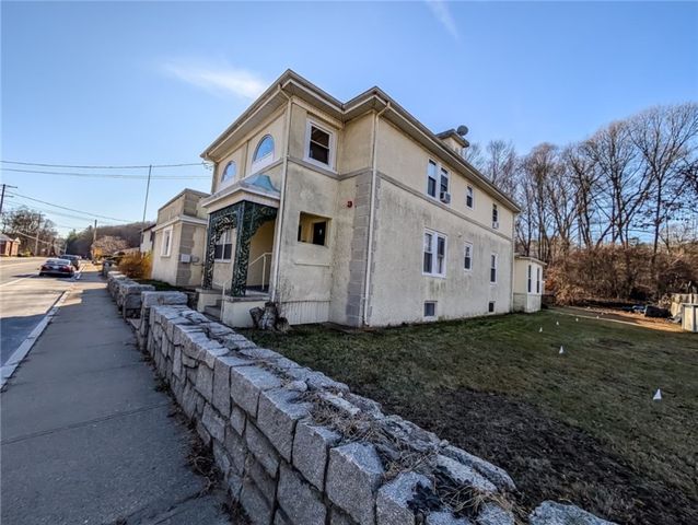 1425 Manville Road 4, Woonsocket, RI 02895