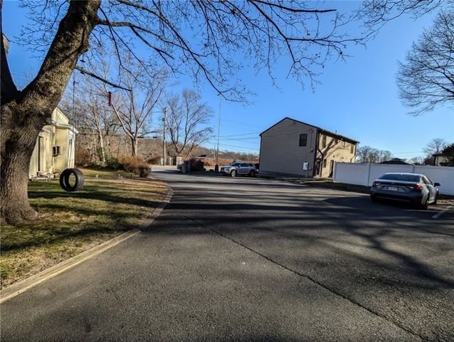 1425 Manville Road 4, Woonsocket, RI 02895