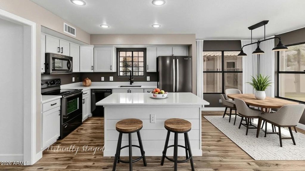 9837 W YUKON Drive, Peoria, AZ 85382