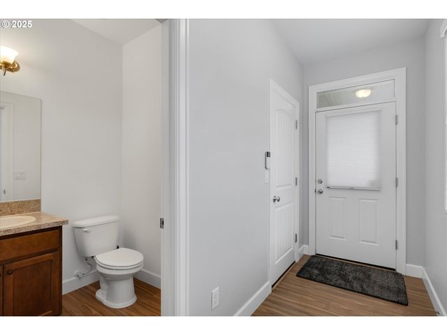 19003 VILLAGE Blvd, Sandy, OR 97055