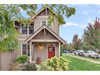 19003 VILLAGE Blvd, Sandy, OR 97055