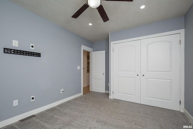 5109 N PINE Street, Davenport, IA 52806