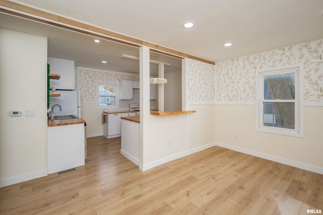 5109 N PINE Street, Davenport, IA 52806