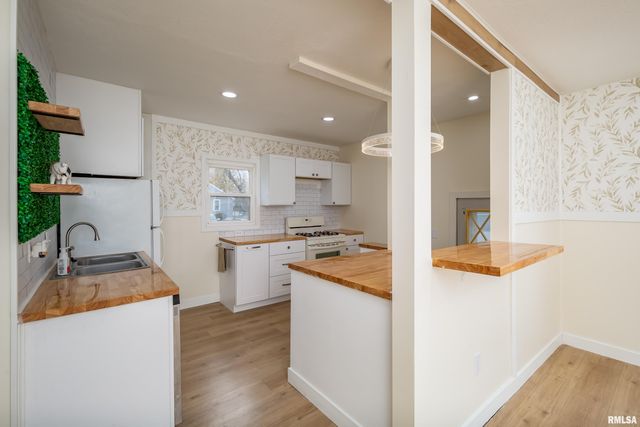 5109 N PINE Street, Davenport, IA 52806