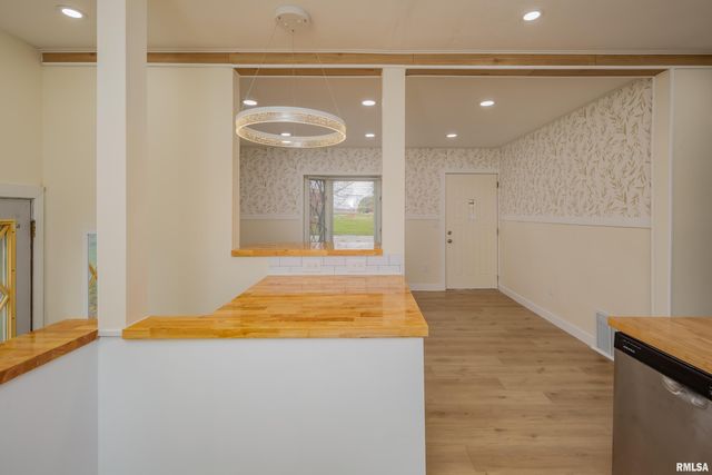 5109 N PINE Street, Davenport, IA 52806