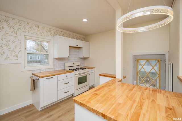 5109 N PINE Street, Davenport, IA 52806