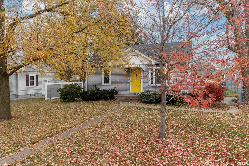 5109 N PINE Street, Davenport, IA 52806