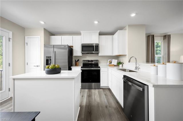 130 Shipwright LN, Suffolk, VA 23434