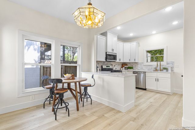 705 E Woodlawn, San Antonio, TX 78212