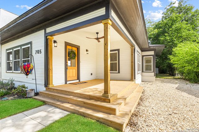 705 E Woodlawn, San Antonio, TX 78212