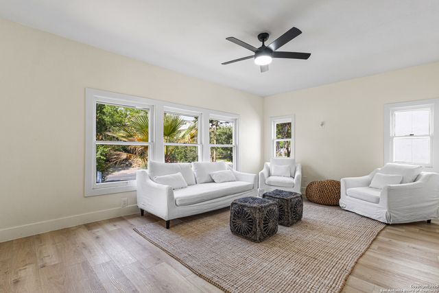 705 E Woodlawn, San Antonio, TX 78212