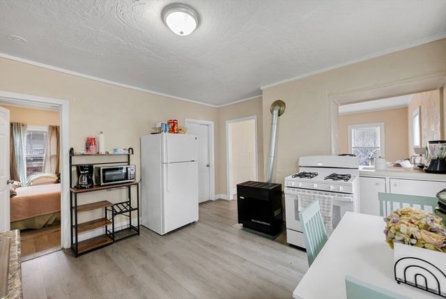 20 Mott St, Worcester, MA 01604