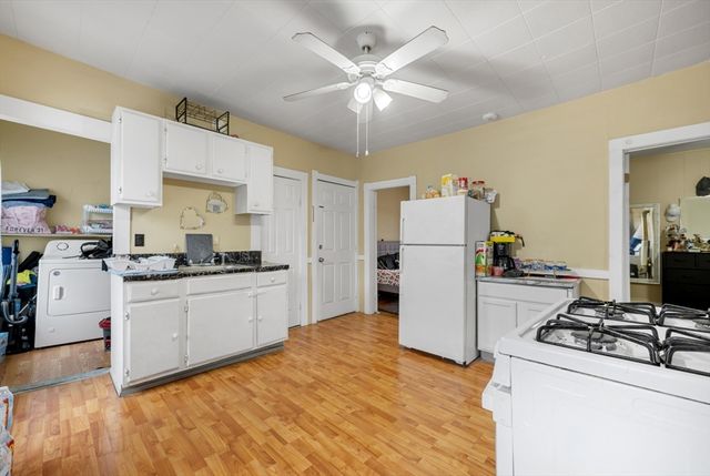 20 Mott St, Worcester, MA 01604