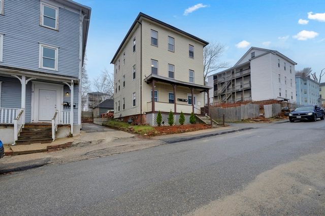 20 Mott St, Worcester, MA 01604