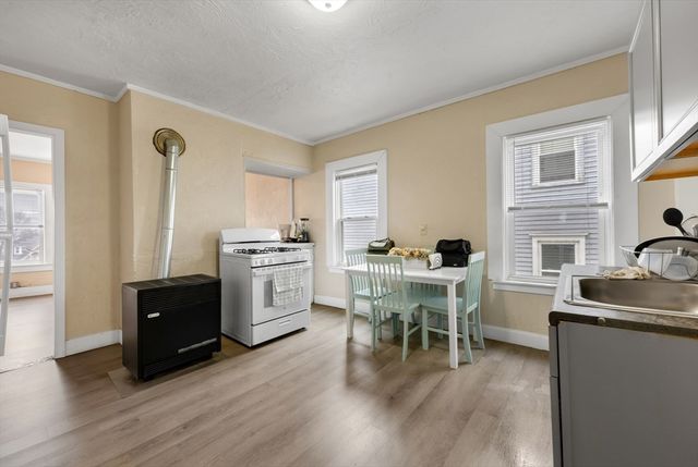 20 Mott St, Worcester, MA 01604