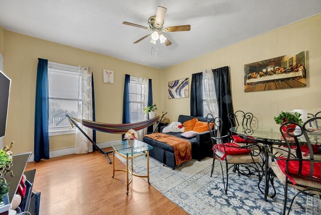 20 Mott St, Worcester, MA 01604