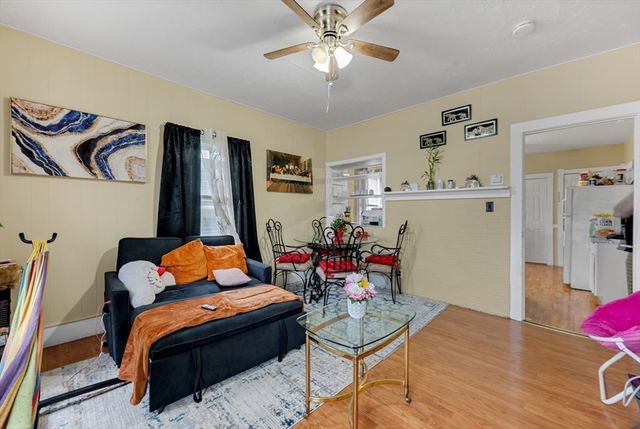 20 Mott St, Worcester, MA 01604